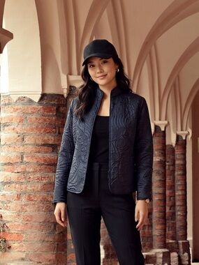 Women’s Embroidered Zipper Jacket by Chico’s Size 0 Navy, Stylish & Chic